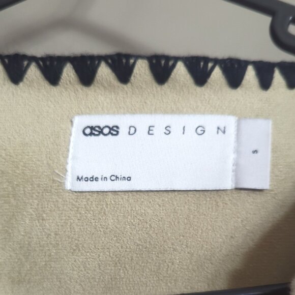 ASOS DESIGN bonded borg collarless jacket with contrast stitch in cream - Picture 4 of 6